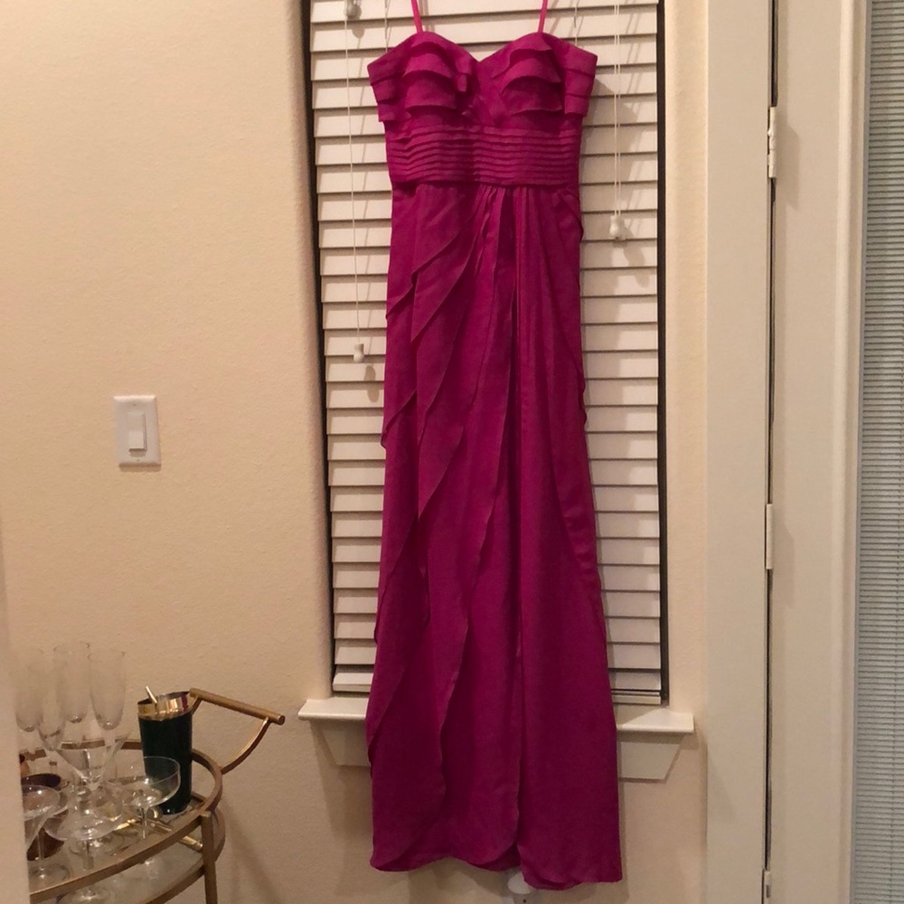 Gorgeous ruffled fuchsia prom dress!